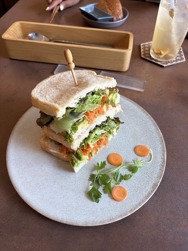 Cafe Gallery Sun 4