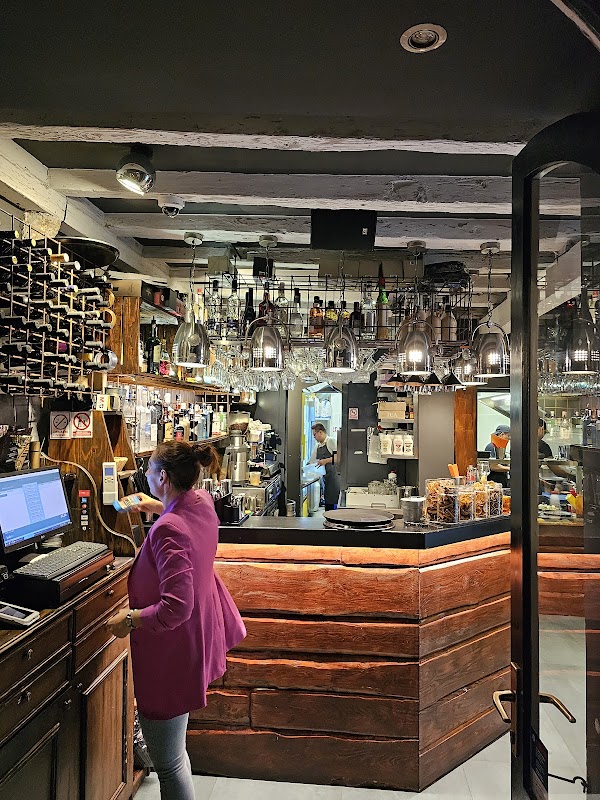 Tata's Dubrovnik Burgers & Cocktails (Old Town)