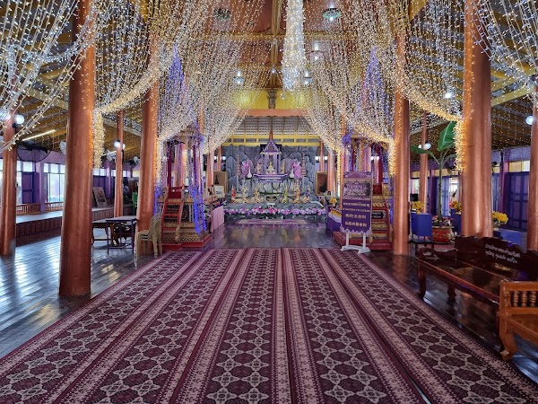 Wat Klang Khlong Watthana Ram 2