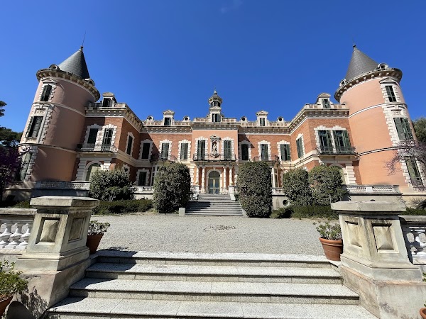 Heures Palace Gardens