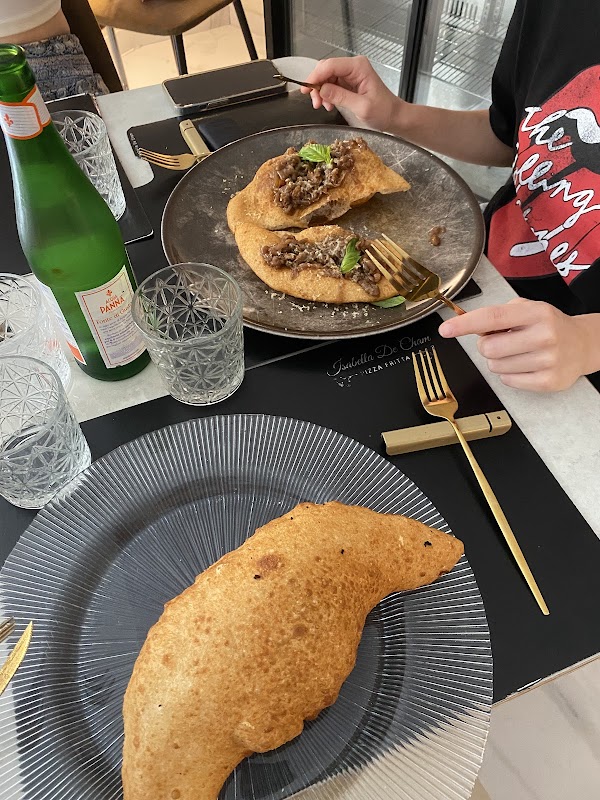 Isabella De Cham Pizza Fritta 2