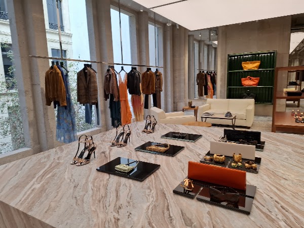 Saint Laurent Montaigne