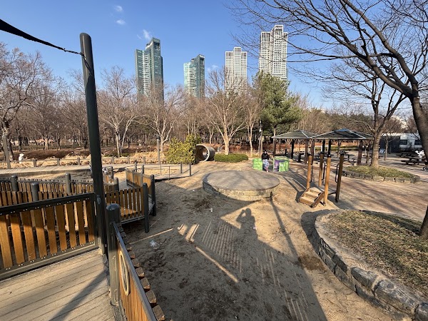 Seoul Forest Disabled-friendly Playground 5