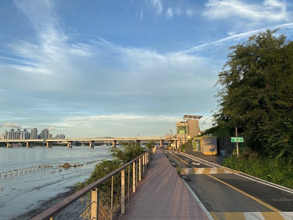 Cheongdam Underpass