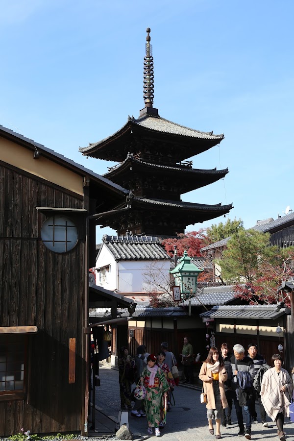 Yasaka-dori 1