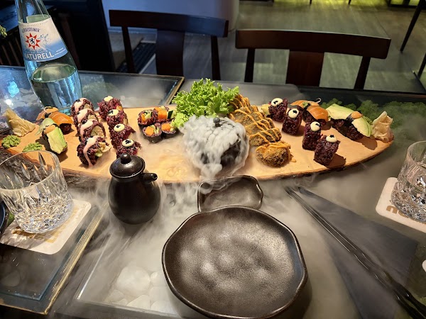 Emira Vegan Sushi Restaurant 4