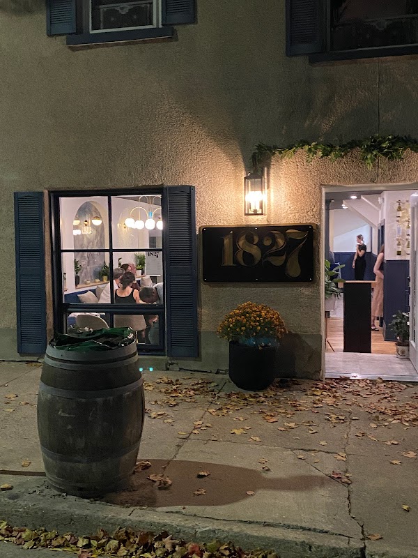 1827 Wine and Cheese Lounge