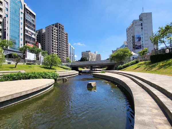 Liuchuan Riverside Walk