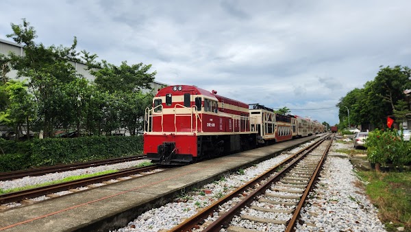 Tu Son Railway Station 4