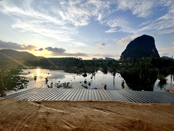Kayak KlongRoot Viewpoint (คายัคคลองหรูดวิวพอยท์)