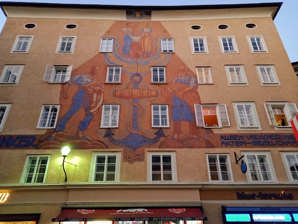 Mozartplatz 2
