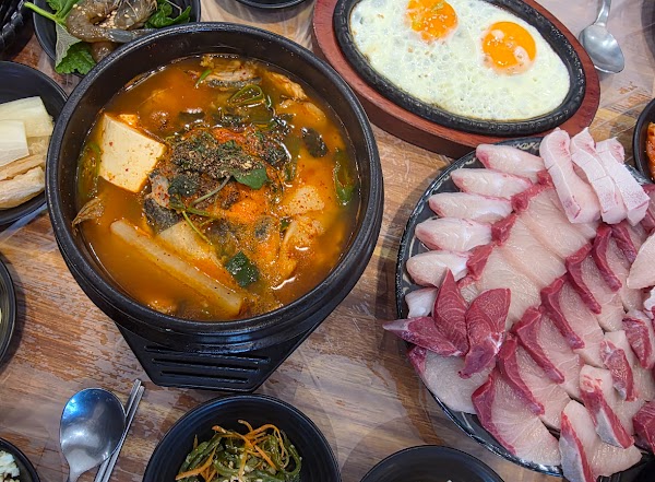 Haeundae Eoga Hoetjip (Sashimi Restaurant) 4