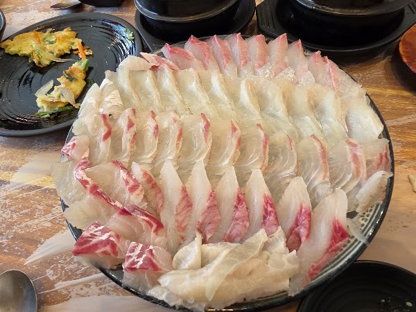 Haeundae Eoga Hoetjip (Sashimi Restaurant) 3