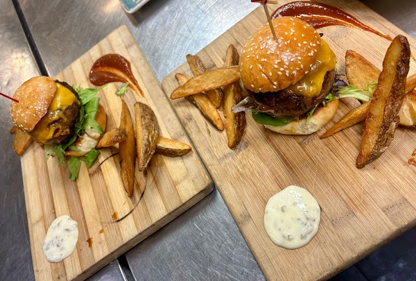 Woods Restaurant & Bar 4