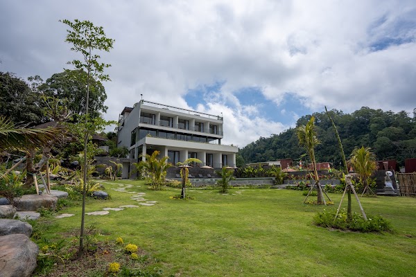 Tribhuwana Padma