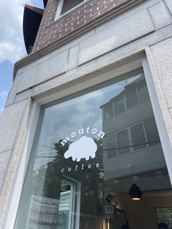 Mouton Coffee 3