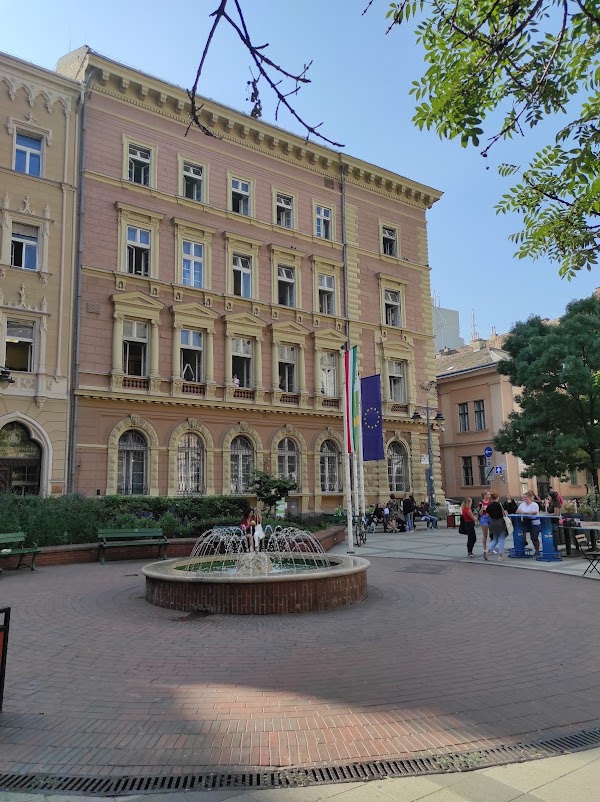 Mikszáth Kálmán tér