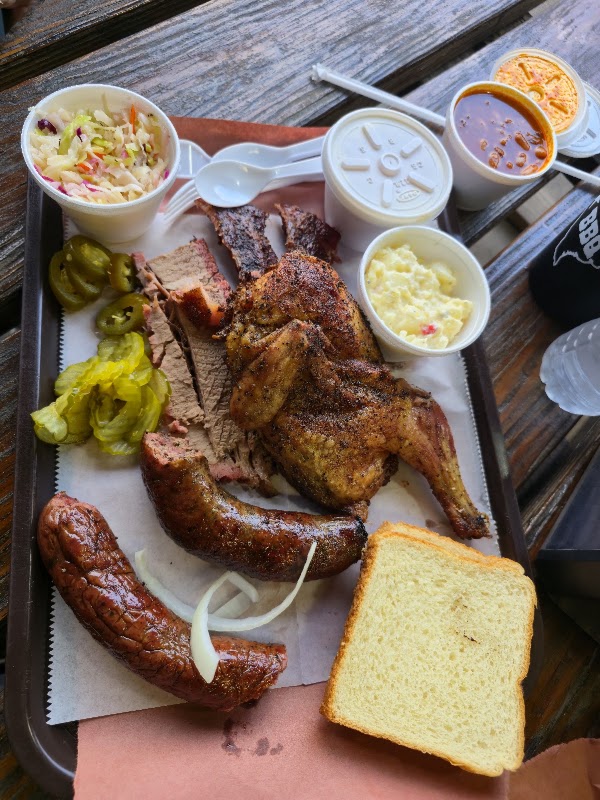 Snow's BBQ 5