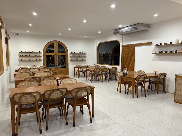 Seven Sisters Kids Cafe & Halal Cuisine