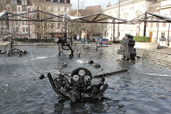 Tinguely Fountain 6
