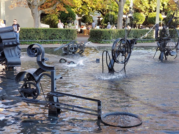 Tinguely Fountain 5