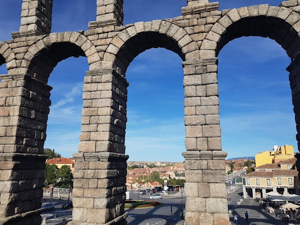 Roman aqueduct of Segovia 5