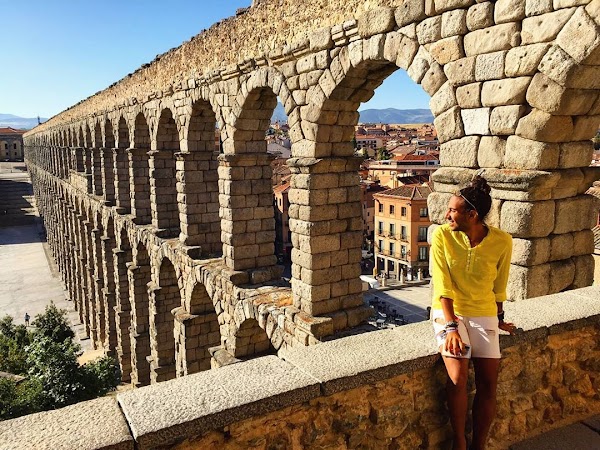 Roman aqueduct of Segovia 2