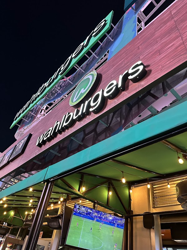 Wahlburgers