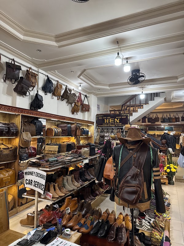 Hen Leather Shop 2