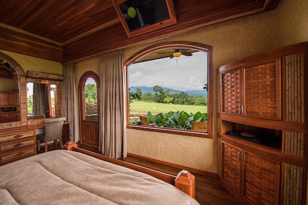 Arenal Hills 4