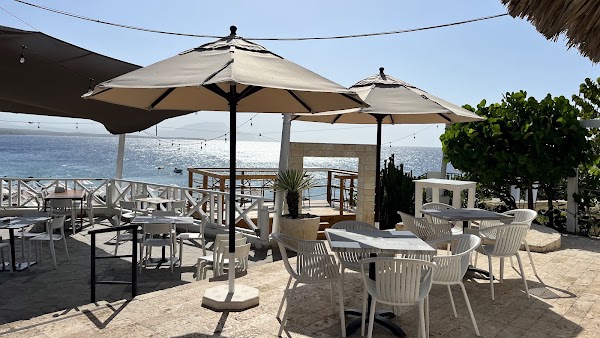 Waterfront Playa Alicia Restaurant 5
