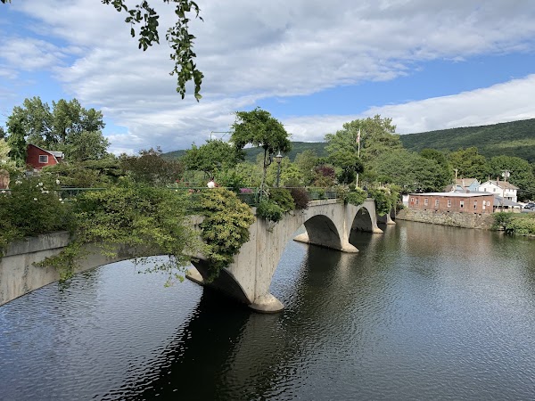 Bridge of Flowers