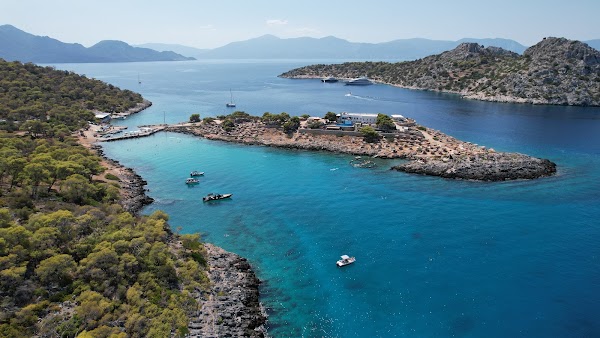 Aponisos Island