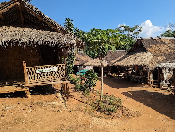 Long Neck Karen Village 5