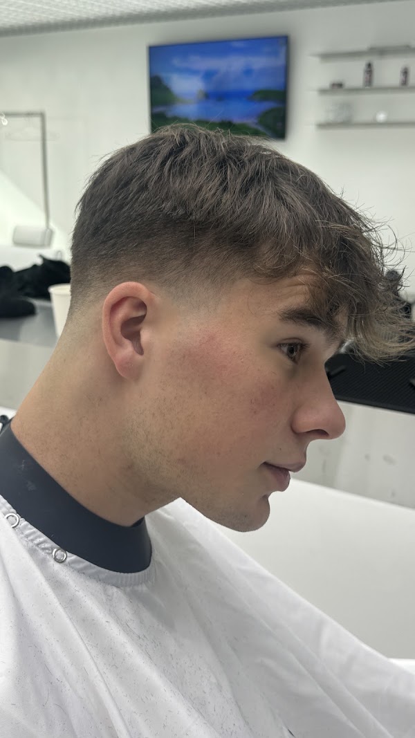 LEKKER BARBERSHOP Itaewon
