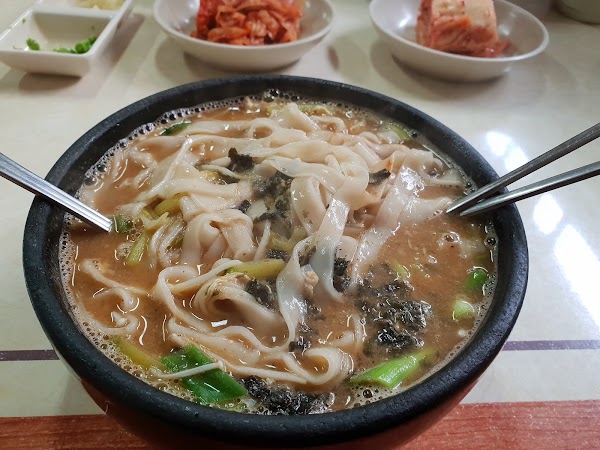 Songjeong Loach Soup & Kalguksu
