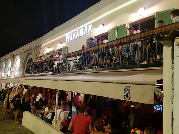 Waka Bar