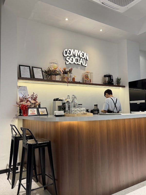 COMMON SOCIAL