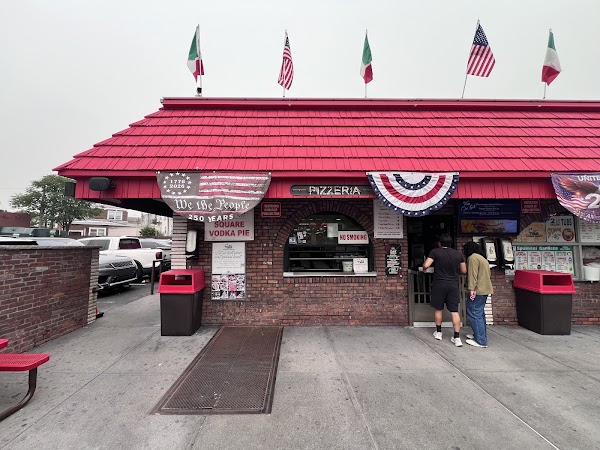 L&B Spumoni Gardens 2