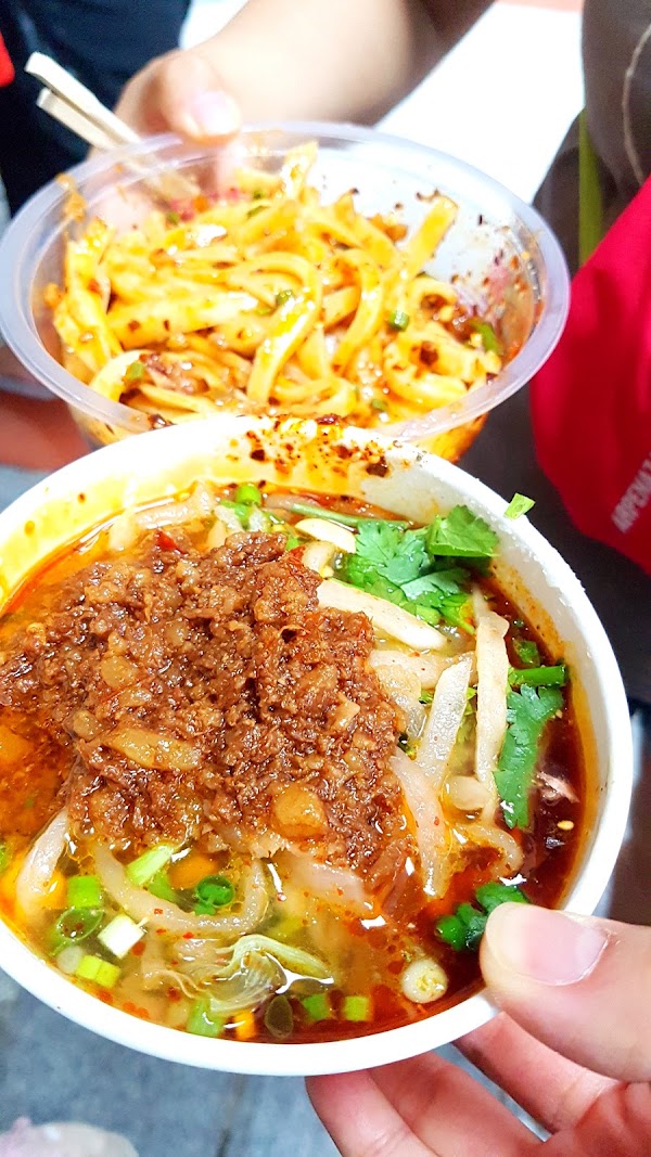 Leijia Laonongmin Hot & Sour Rice Noodles 1