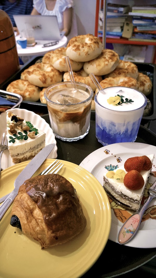 CAB APT Calmete - cafe & dessert 5