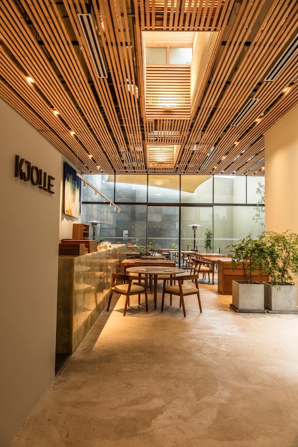 Restaurants 28