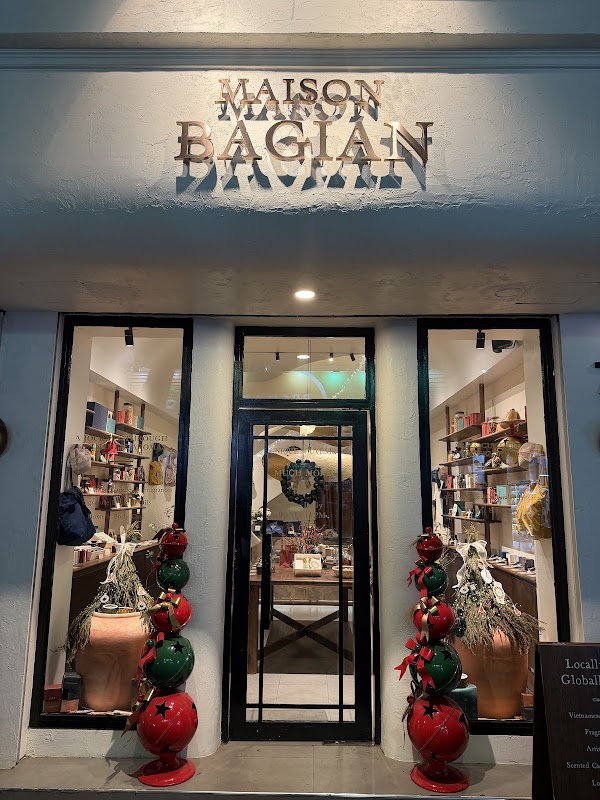MAISON BAGIAN - Perfumerie, Souvenirs and Café