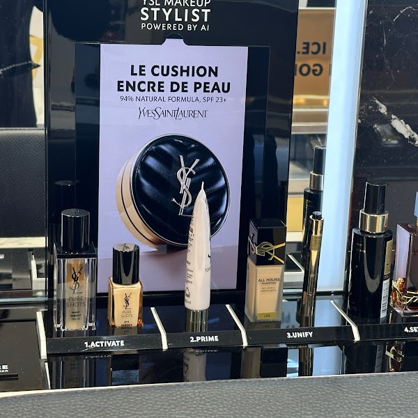 Yves Saint Laurent (Lotte Department Store)