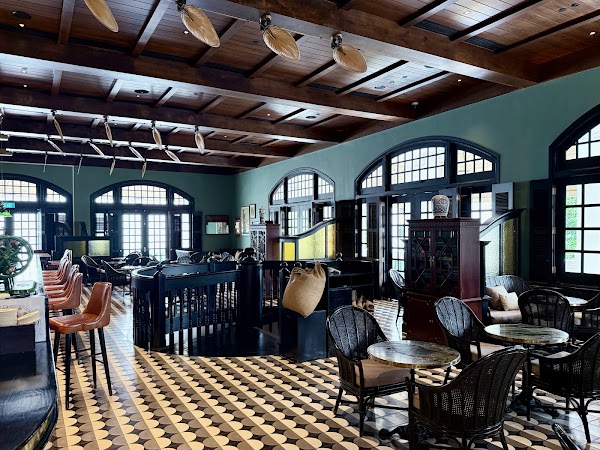 Long Bar 3