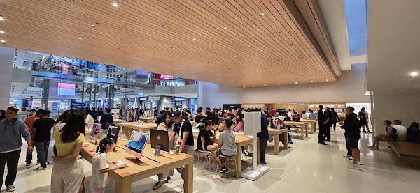 Apple The Exchange TRX 3