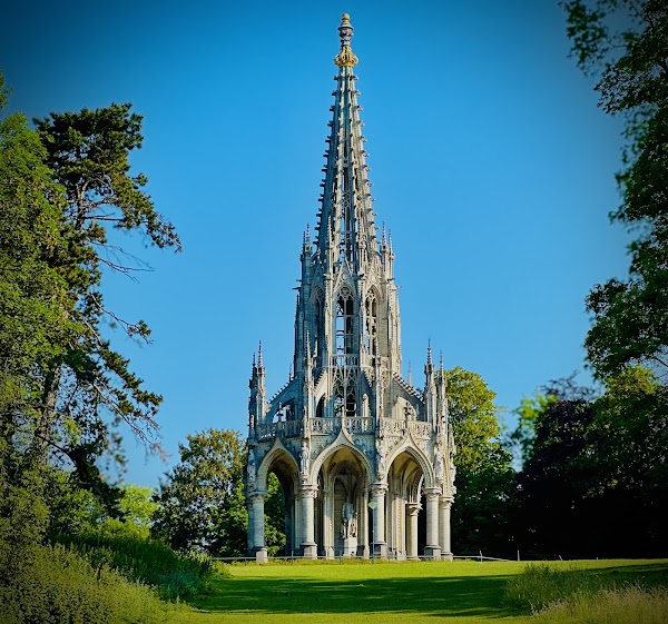 Monument voor de Dynastie