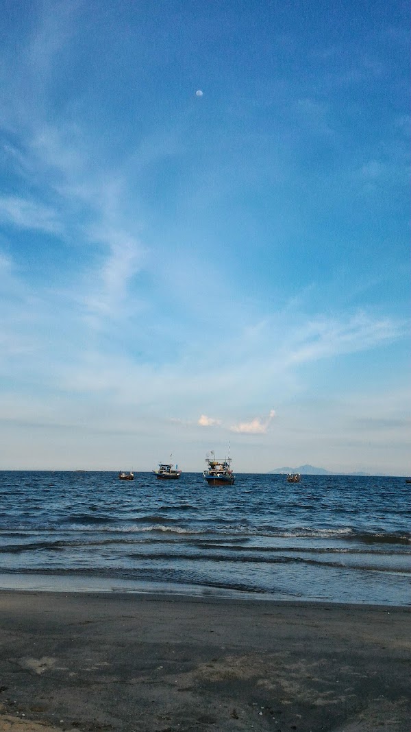 Man Thai beach 2