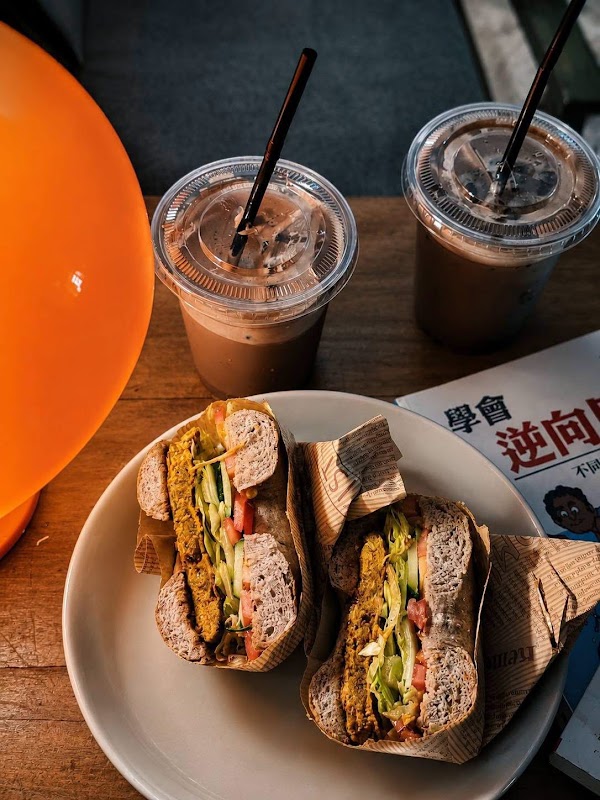 One Bite Loop | Bagel Sandwich & Coffee