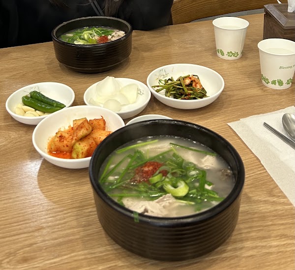 형제전통돼지국밥 3
